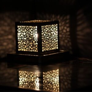 KAABA - LAMPE EN MAILLECHORT - Grossiste Décoration Artisanat Marocain | Boutique d'artisanat