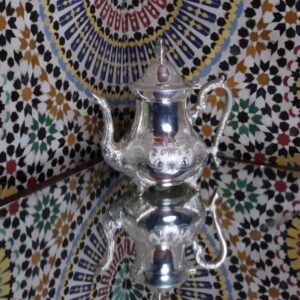 CLASSIQUE - THÉIÈRE ARTISANALE EN CUIVRE NICKELÉE - Grossiste Décoration Artisanat Marocain | Boutique d'artisanat