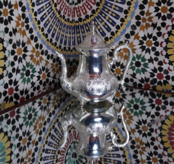 CLASSIQUE - THÉIÈRE ARTISANALE EN CUIVRE NICKELÉE - Grossiste Décoration Artisanat Marocain | Boutique d'artisanat