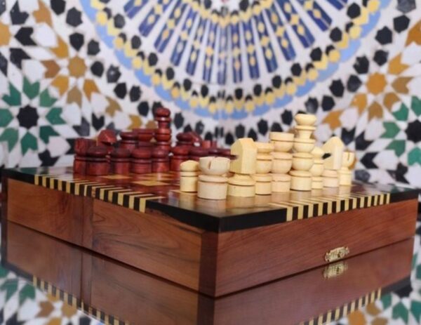 ECHEC & MAT - JEU D'ÉCHEC ARTISANAL EN THUYA - Grossiste Décoration Artisanat Marocain | Boutique d'artisanat