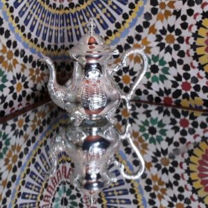 KHMISSA - THÉIÈRE ARTISANALE EN CUIVRE NICKELÉ - Grossiste Décoration Artisanat Marocain | Boutique d'artisanat