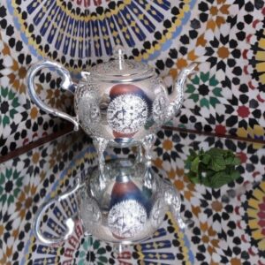 LA MAGNIFIQUE - THÉIÈRE ARTISANALE EN CUIVRE NICKELÉ - Grossiste Décoration Artisanat Marocain | Boutique d'artisanat