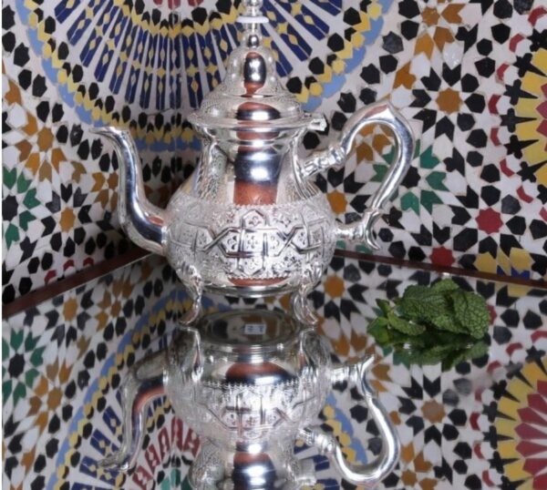 ZELLIJ - THÉIÈRE ARTISANALE EN CUIVRE NICKELÉE - Grossiste Décoration Artisanat Marocain | Boutique d'artisanat